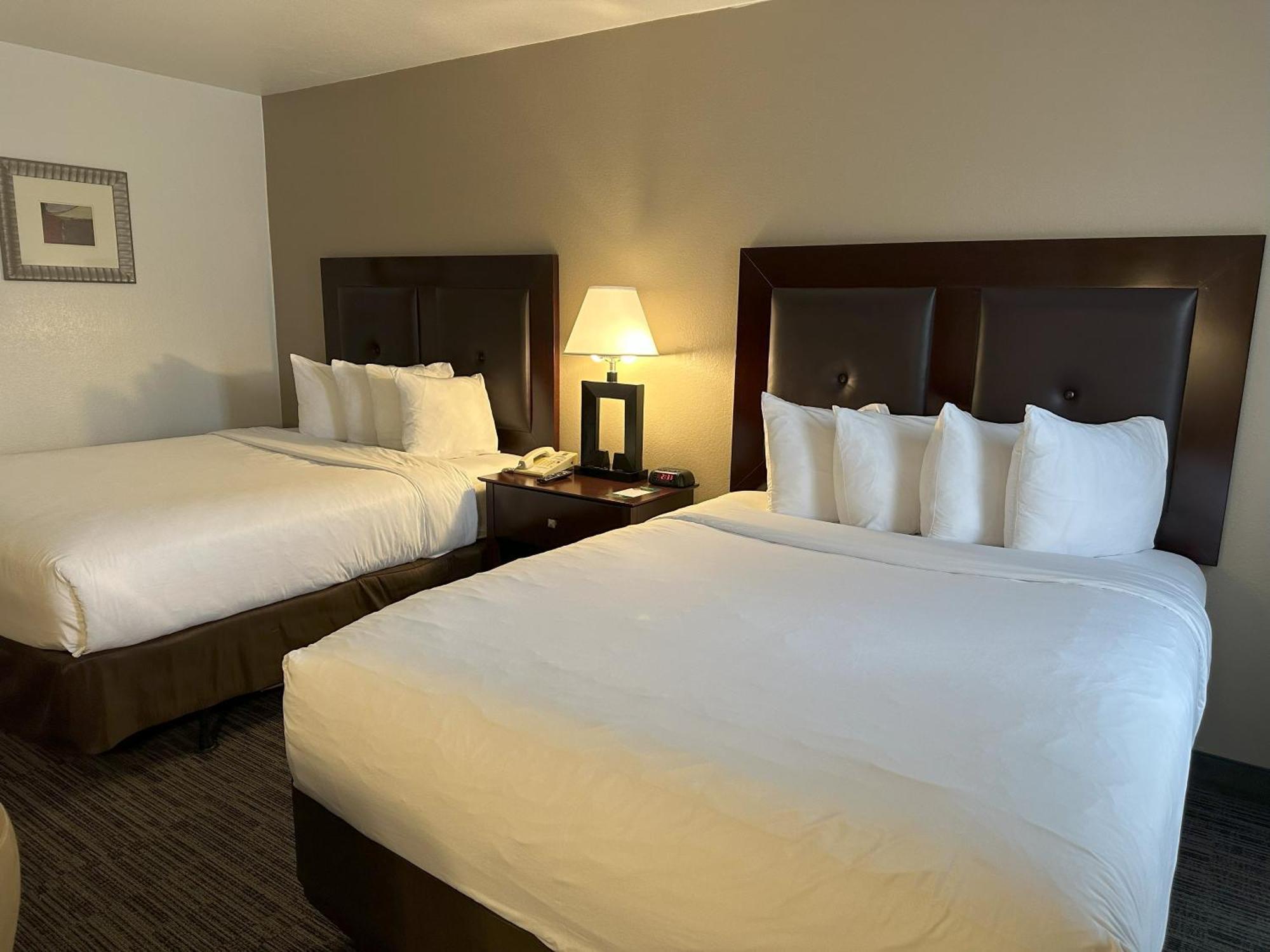 Quality Inn & Suites Everett Bagian luar foto