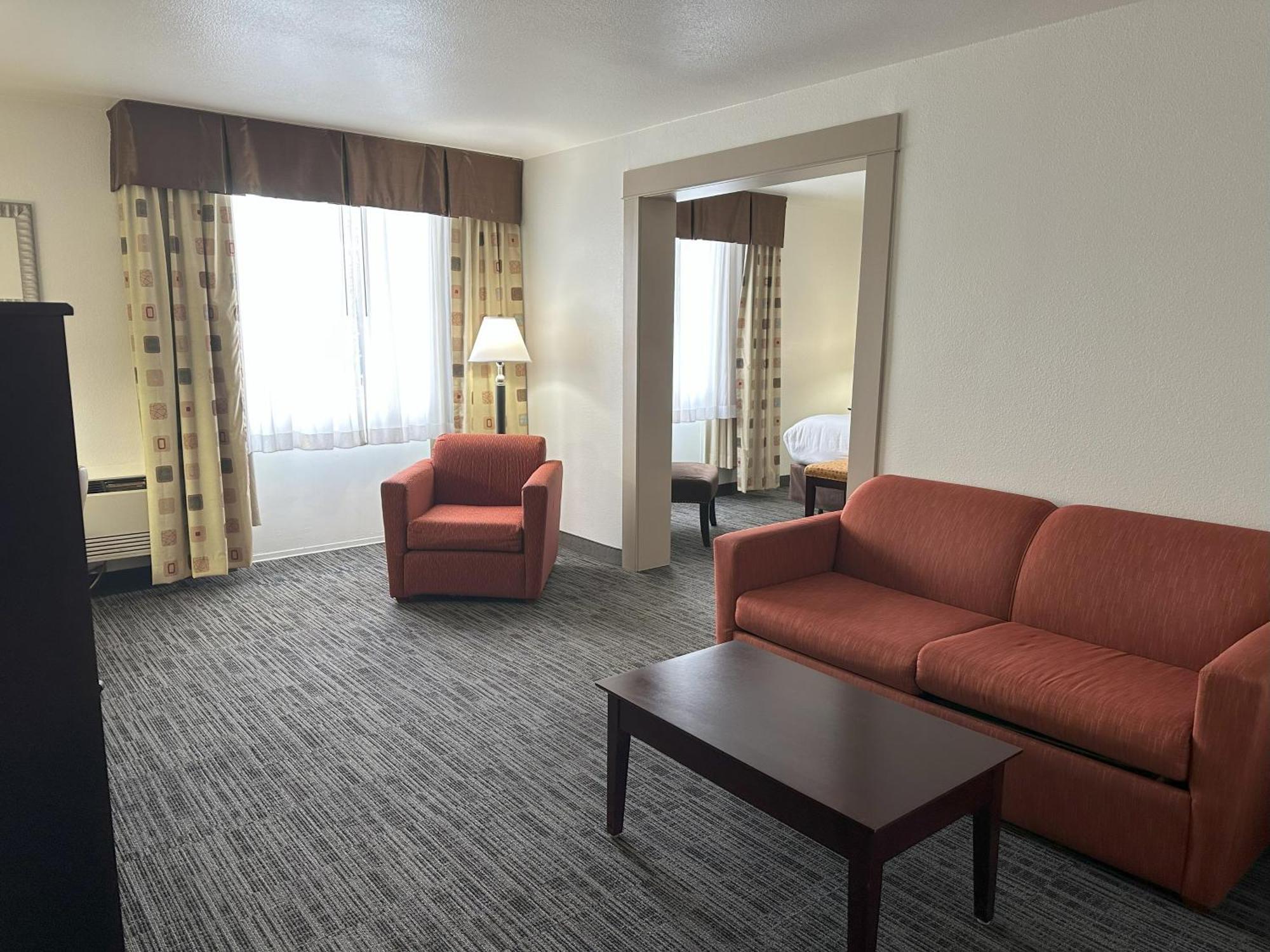 Quality Inn & Suites Everett Bagian luar foto