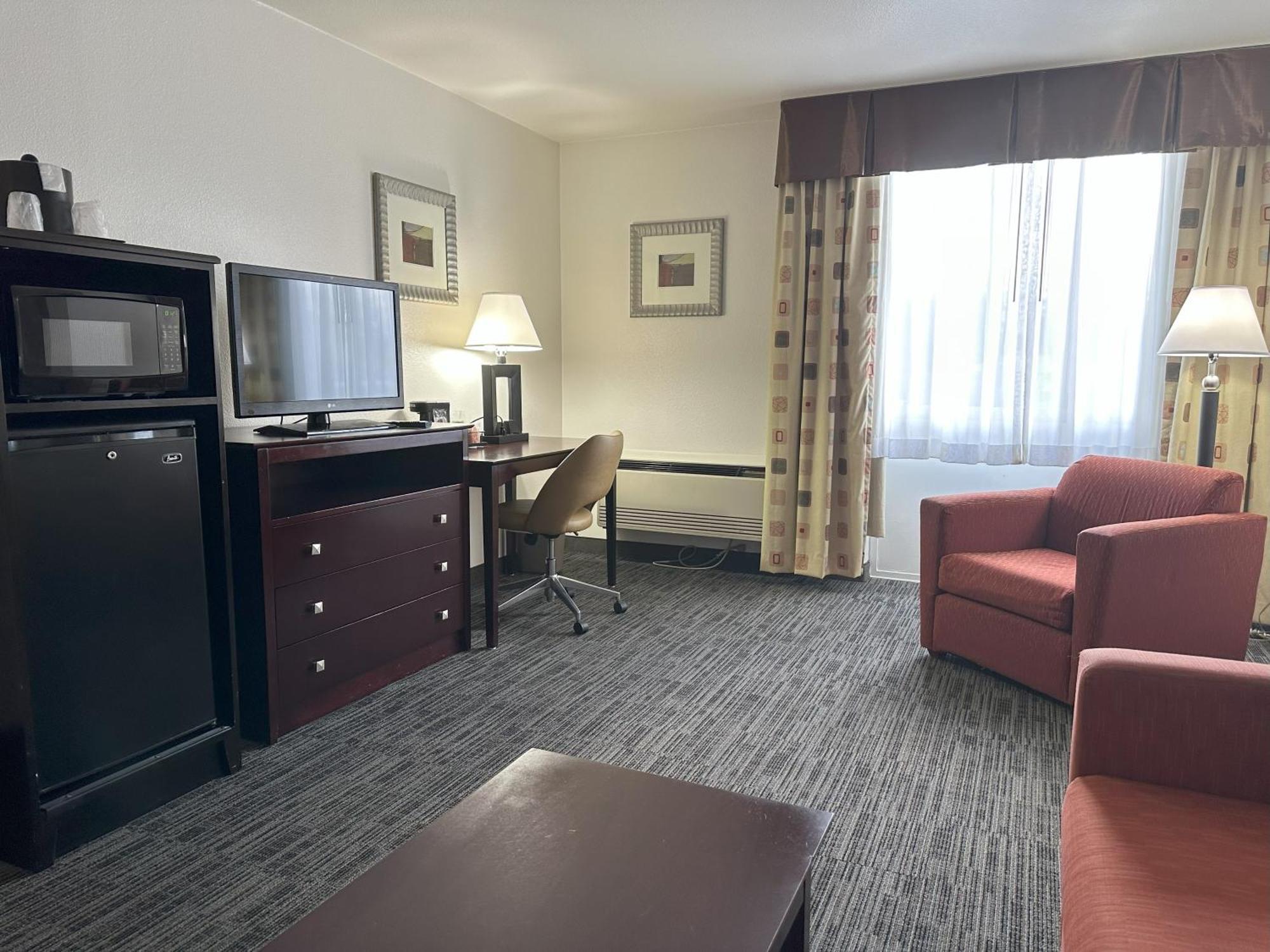 Quality Inn & Suites Everett Bagian luar foto