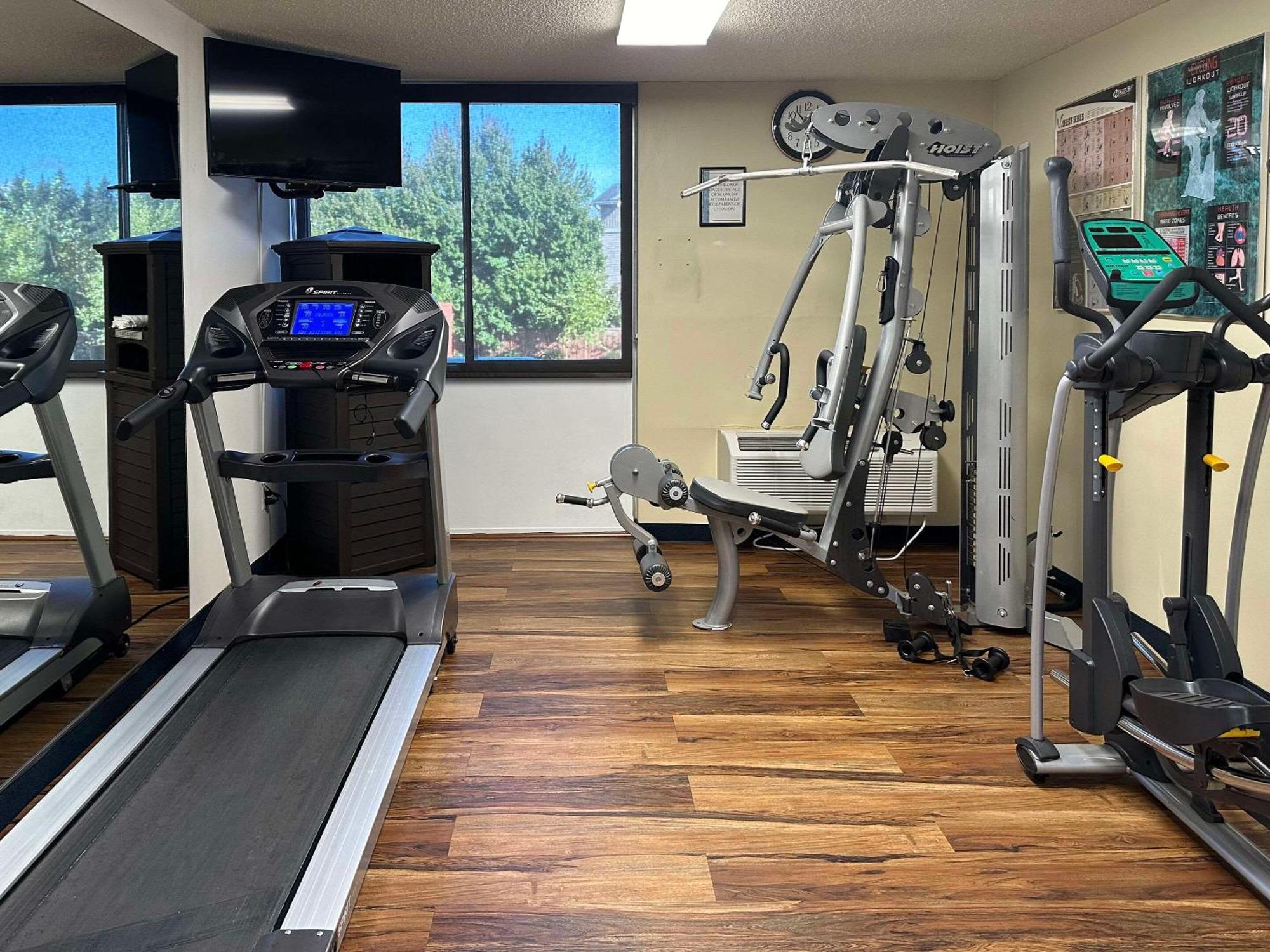 Quality Inn & Suites Everett Bagian luar foto