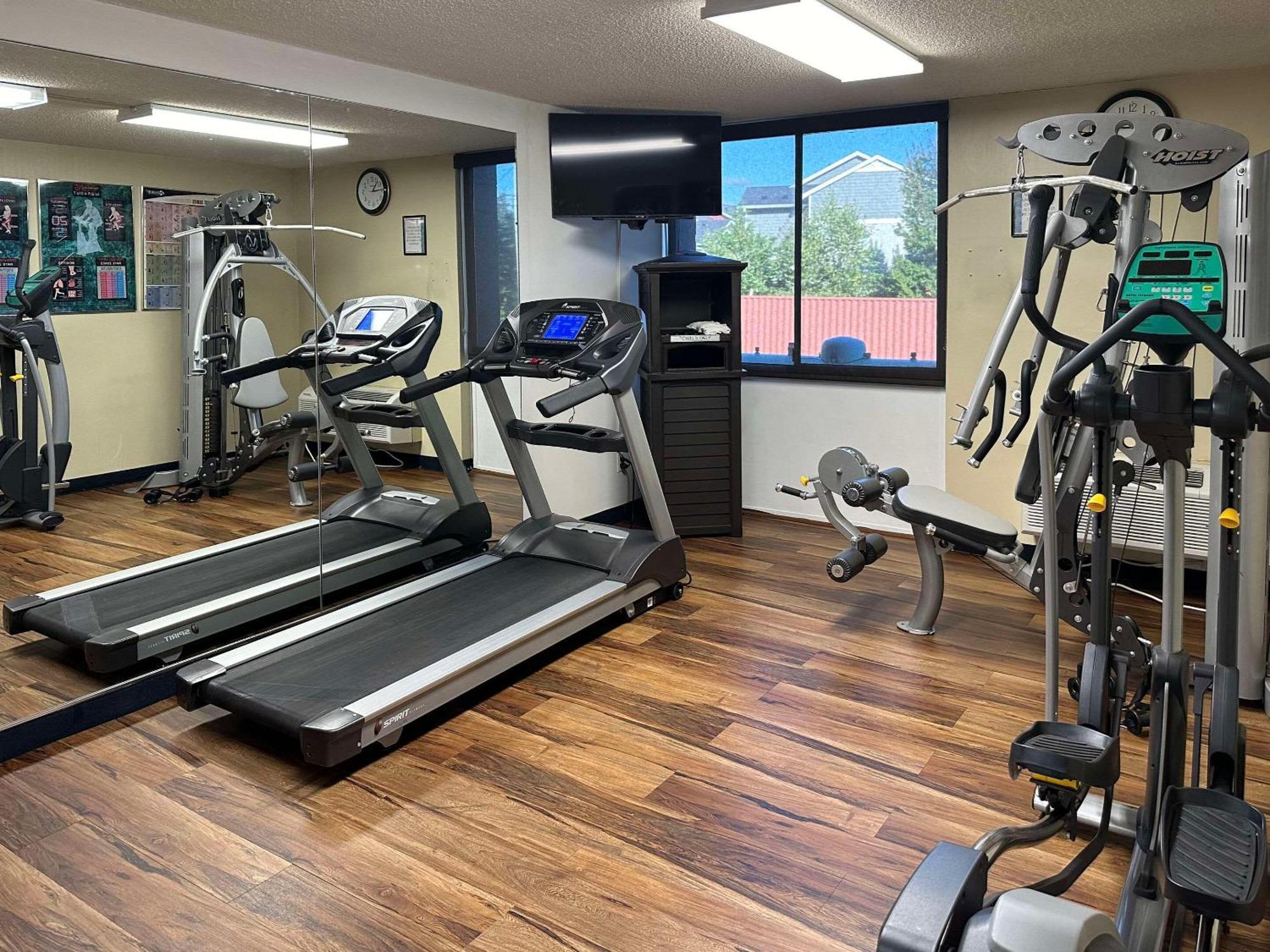 Quality Inn & Suites Everett Bagian luar foto